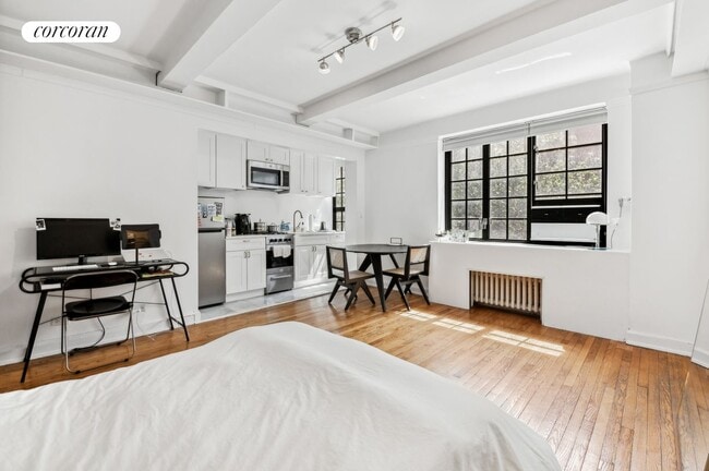 property at 211 E 35th St