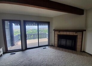 938 Fontmore Rd in Colorado Springs, CO - Foto de edificio - Building Photo