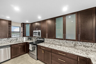 2400 DC Country Club Boulevard in Deerfield Beach, FL - Building Photo - Building Photo