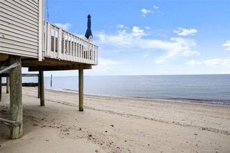 43 Shoreline Dr in Stratford, CT - Building Photo - Building Photo