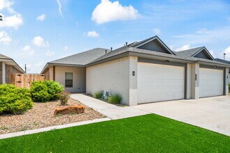 7004 40th St in Lubbock, TX - Building Photo - Building Photo