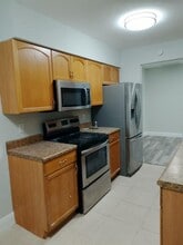 1424 White Pine Dr in Wellington, FL - Building Photo - Building Photo