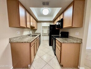 16635 N Cave Creek Rd in Phoenix, AZ - Building Photo - Building Photo