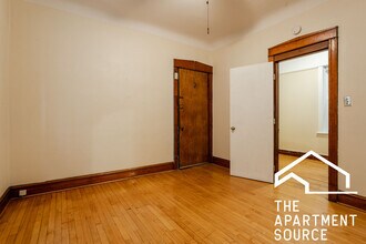 2132 W Iowa St, Unit 1 in Chicago, IL - Building Photo - Building Photo