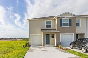 2206 Tay Wes Dr in St. Cloud, FL - Building Photo