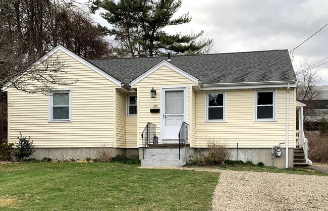 property at 100 Waller Rd