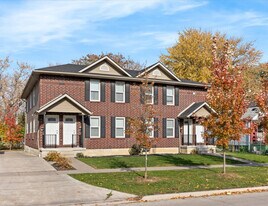 528 Chippawa St in Windsor, ON - Building Photo
