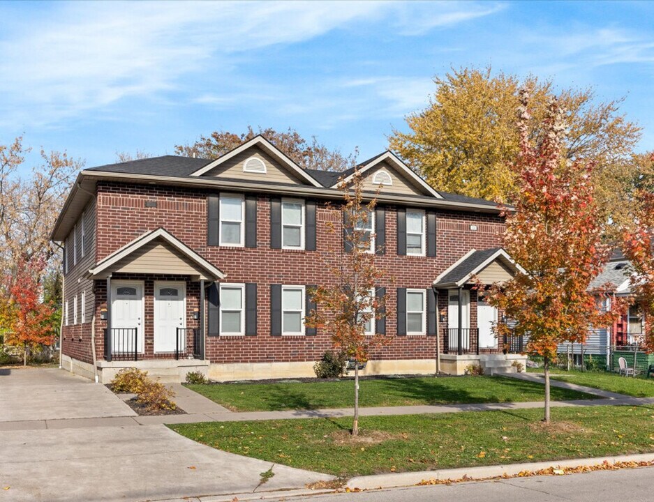 528 Chippawa St in Windsor, ON - Foto de edificio