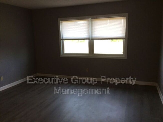 365 Elmwood Dr in Radcliff, KY - Building Photo - Building Photo