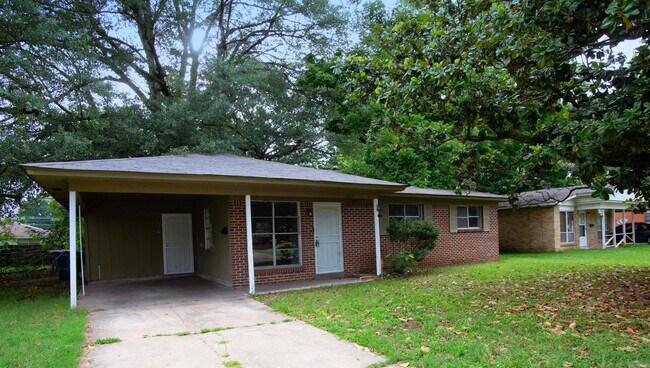 property at 1402 Boston Dr