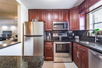 9355 SW 8th St in Boca Raton, FL - Building Photo - Building Photo
