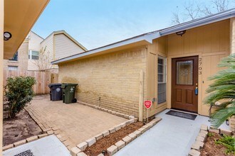 2703 Ferry Landing in Sugar Land, TX - Building Photo - Building Photo