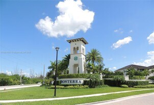 9336 W 34th Ct in Hialeah, FL - Building Photo