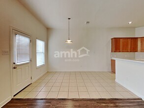 11922 Elizabeth Ct in Pinehurst, TX - Foto de edificio - Building Photo