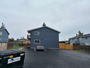 1220 Balfour Dr, Unit 3 in Anchorage, AK - Building Photo - Building Photo