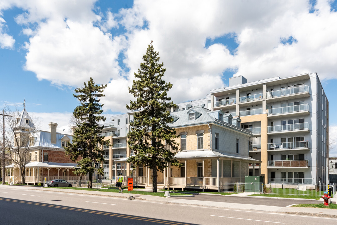 290 Sainte Foy Ch in Québec, QC - Building Photo