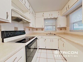 1260 N Sedeeva Cir in Clearwater, FL - Building Photo - Building Photo