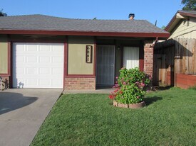 6841 Concert Way in Sacramento, CA - Building Photo