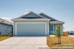 2406 Legends Crk in New Braunfels, TX - Building Photo