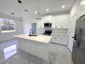 621 Allison St E in Lehigh Acres, FL - Building Photo - Building Photo