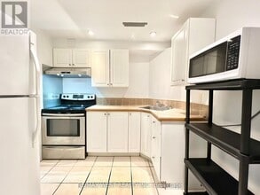 53 Longueuil Pl in Whitby, ON - Building Photo - Building Photo