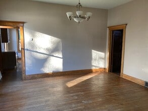 322 W 4th St in Hastings, NE - Building Photo - Building Photo