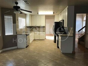 419 Rutherford Cir in Las Vegas, NV - Building Photo - Building Photo