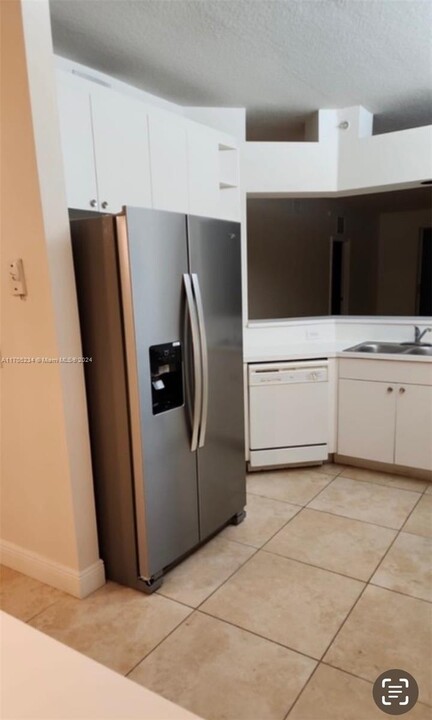 10750 NW 66th St, Unit 309 in Doral, FL - Building Photo