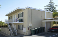 3966 Clayton Rd. in Concord, CA - Foto de edificio - Building Photo