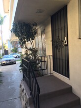 1125 S Cardiff Ave in Los Angeles, CA - Foto de edificio - Building Photo