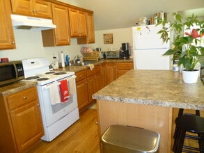 920 Maryland Ave, Unit #2 in Pittsburgh, PA - Building Photo - Building Photo