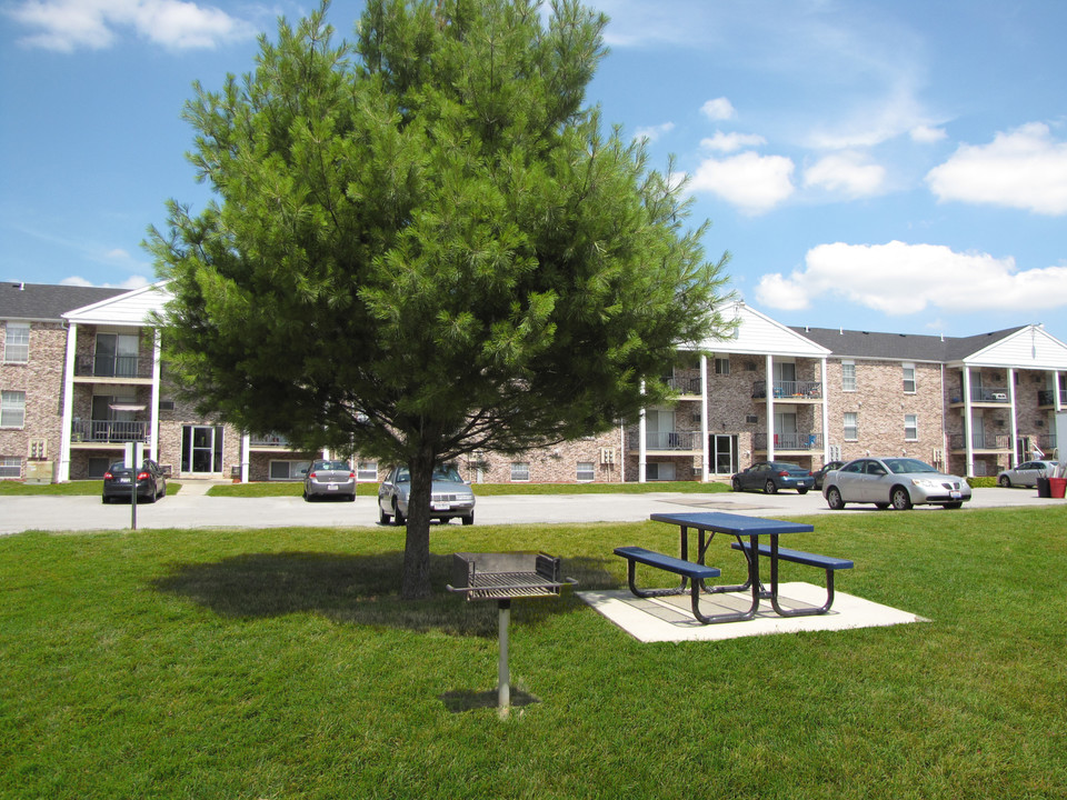 Parkside Apartments in Toledo, OH - Building Photo