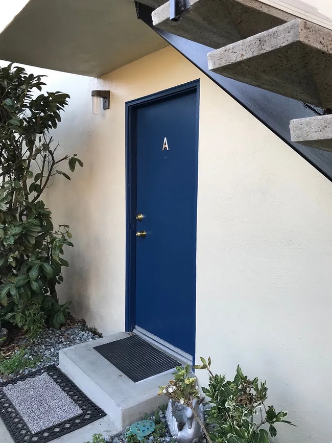 7137 Soquel Drive, Unit A in Aptos, CA - Foto de edificio - Building Photo