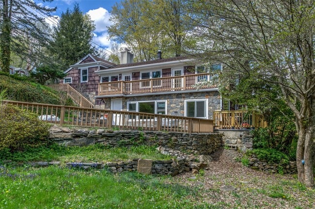 135 Old Mt Kisco Rd