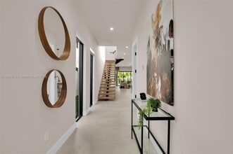 923 NE 17th Way in Fort Lauderdale, FL - Building Photo - Building Photo