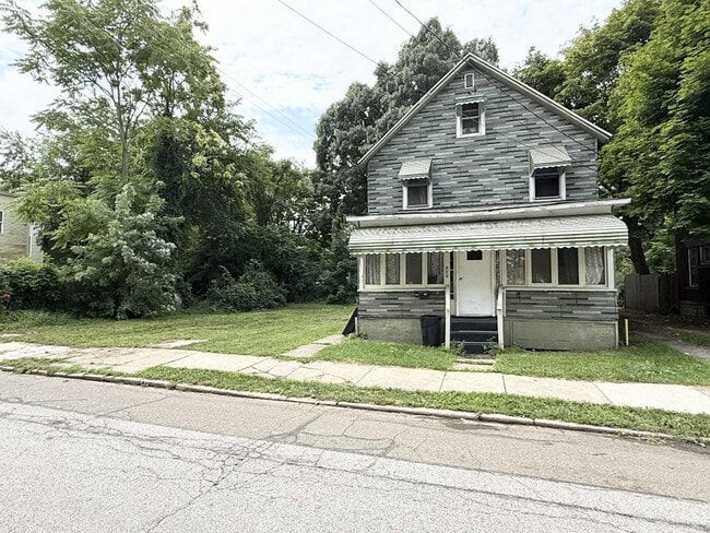 820 Ash St in Erie, PA - Building Photo - Building Photo
