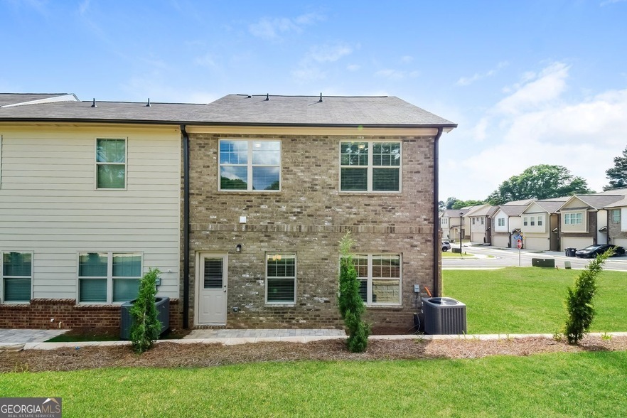 4131 Fulson Dr in Lilburn, GA - Building Photo
