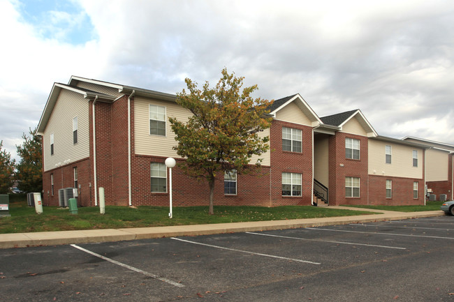 Saddle Creek Apartments in Elizabethtown, KY - Building Photo - Building Photo