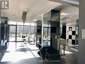 5162 Yonge St in Toronto, ON - Building Photo - Building Photo