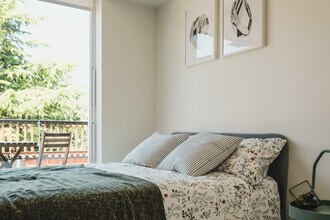 Ori Stone Way in Seattle, WA - Building Photo - Building Photo