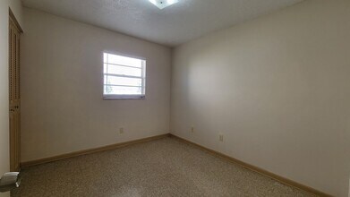 1909 May St in Brandon, FL - Building Photo - Building Photo