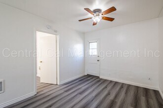 2825 Park Way in Bakersfield, CA - Building Photo - Building Photo