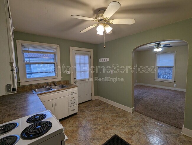 410 N Monroe St in Macomb, IL - Building Photo - Building Photo