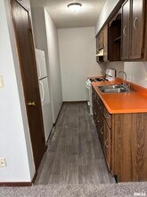 1320 E 38th St in Davenport, IA - Building Photo - Building Photo