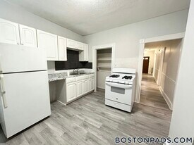 8-10 oakland St., Unit 1 in Boston, MA - Building Photo