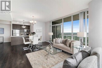 66 Forest Manor Rd in Toronto, ON - Building Photo - Building Photo