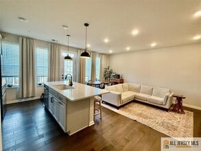 13 Sternadori Rd in Branchburg, NJ - Building Photo - Building Photo