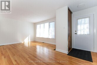 1867 Kingsdale Ave in Ottawa, ON - Building Photo - Building Photo