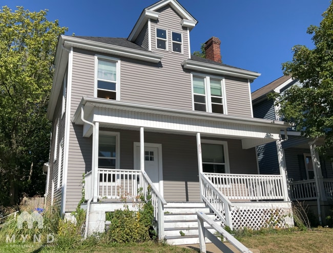 property at 899 Wilson Ave