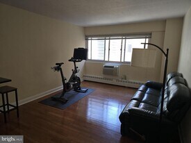 2101 Chestnut St in Philadelphia, PA - Building Photo
